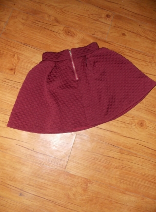 Falda bordo