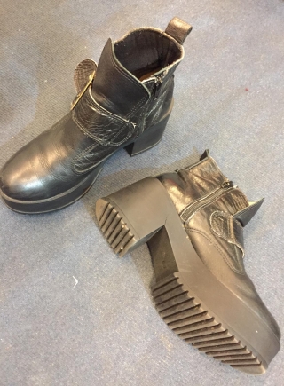 Botas