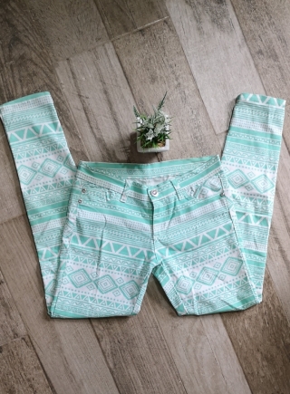 Pantalón Verde Agua y Blanco 